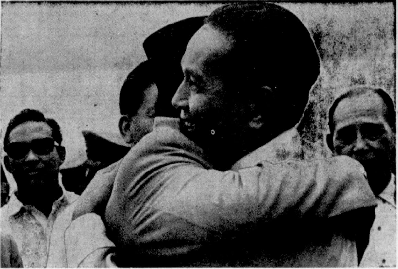 Macapagal and Sukarno embrace, August 1963