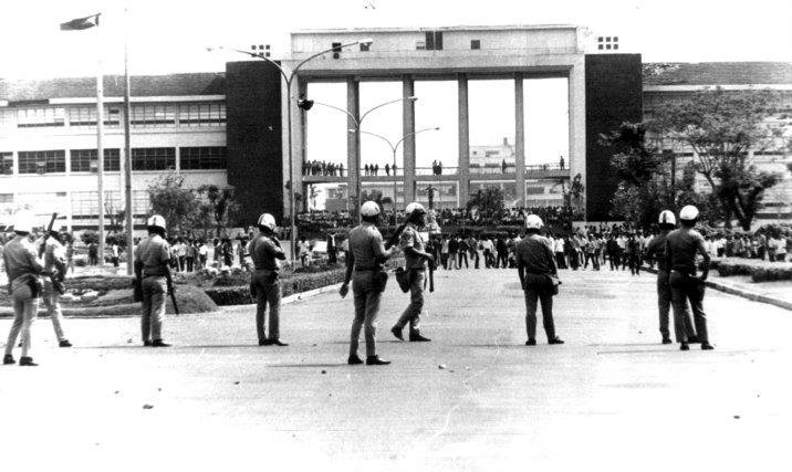 How the Diliman Commune was part of a coordinated campaign of barricades in February 1971